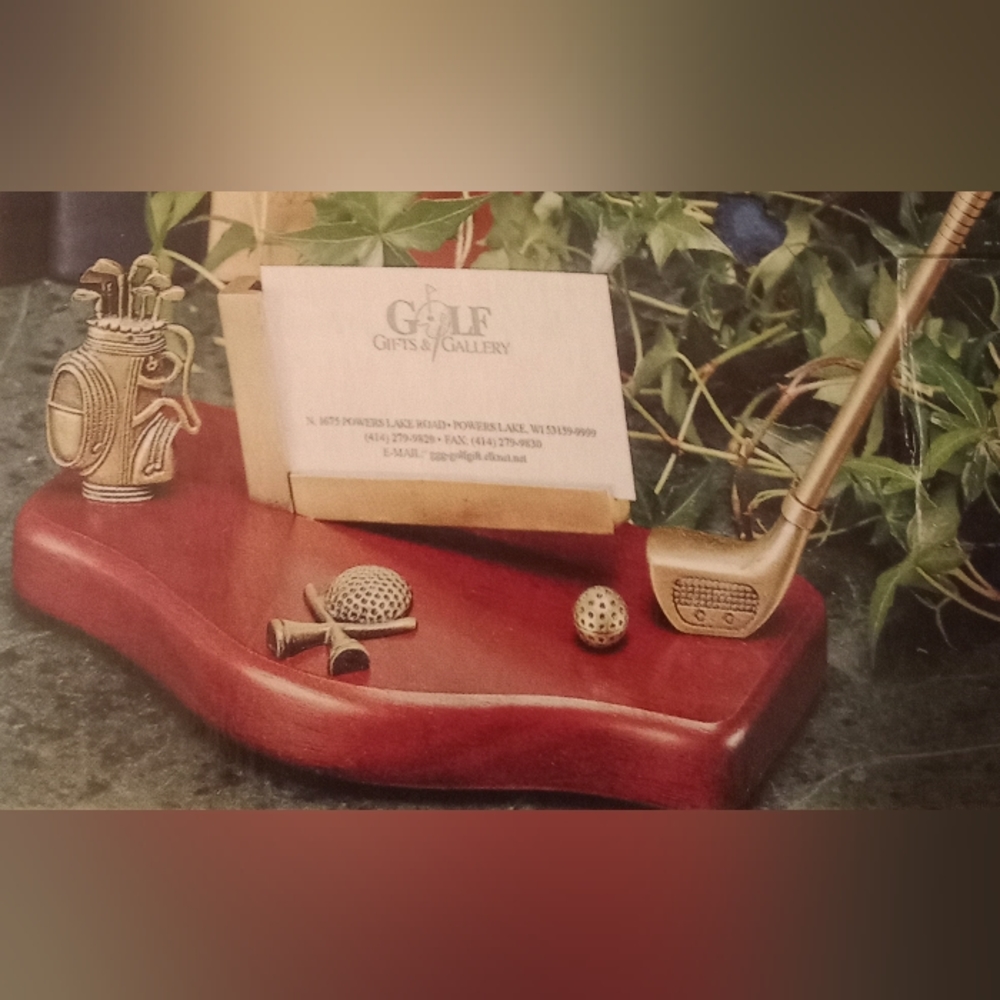 Perfect for Father's day! Golf themed business card and pen holder.